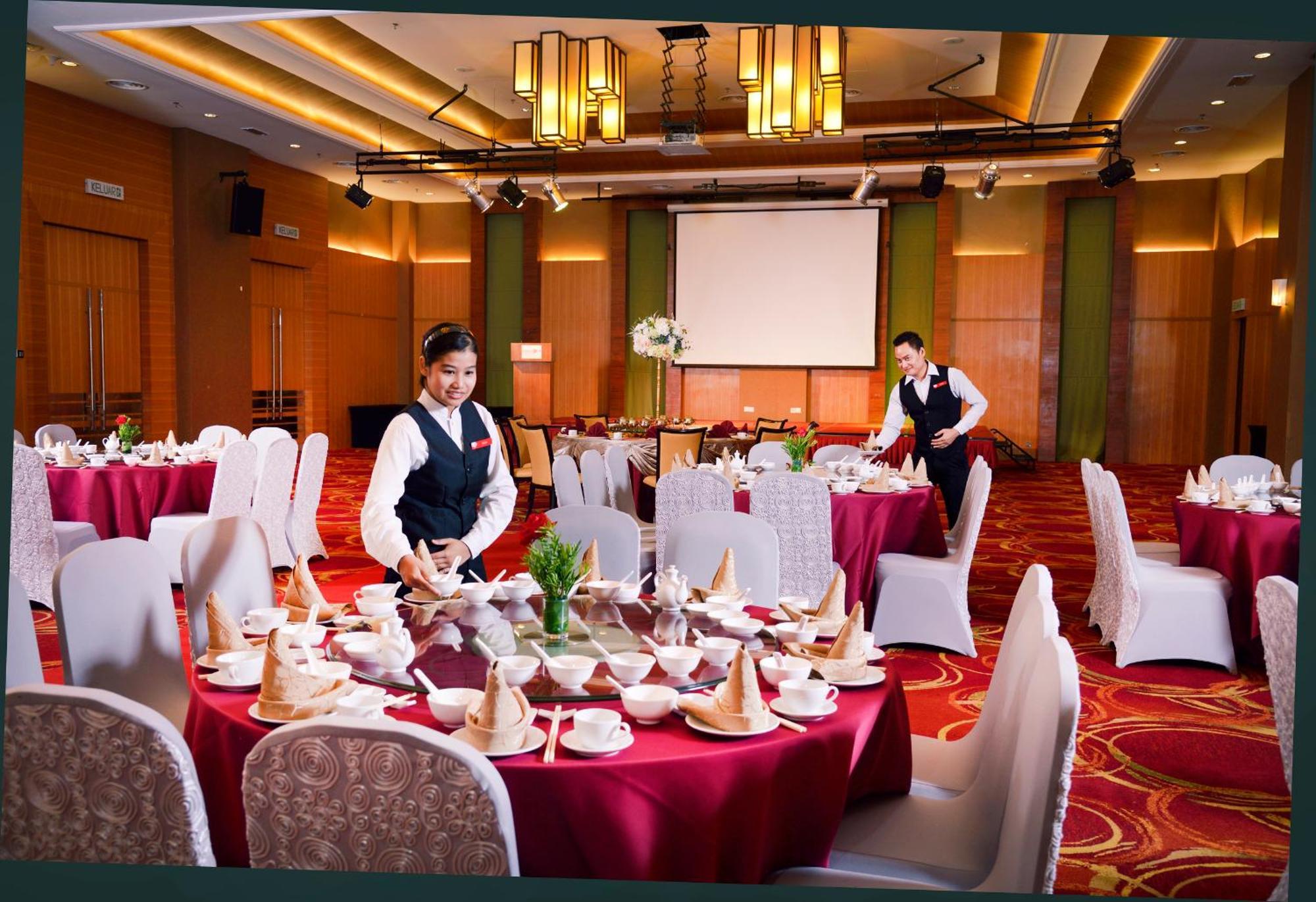 Grand Lexis Port Dickson Hotell Exteriör bild The ballroom