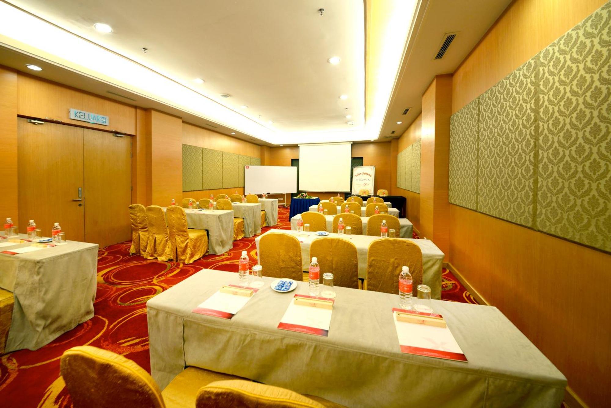 Grand Lexis Port Dickson Hotell Exteriör bild Meeting room