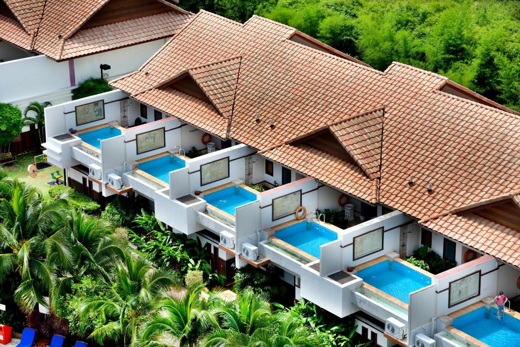 Grand Lexis Port Dickson Hotell Exteriör bild The Royal Paradise Hotel and Spa