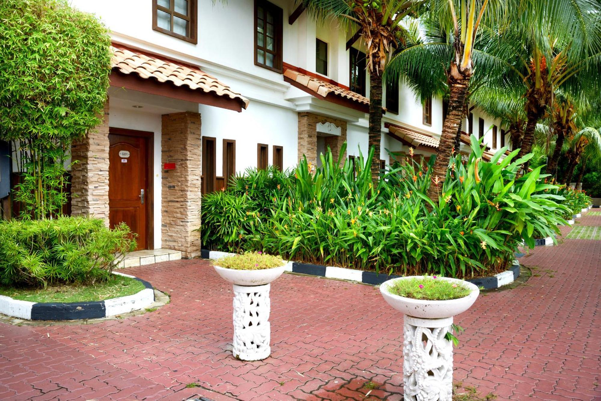 Grand Lexis Port Dickson Hotell Exteriör bild The hotel's exterior