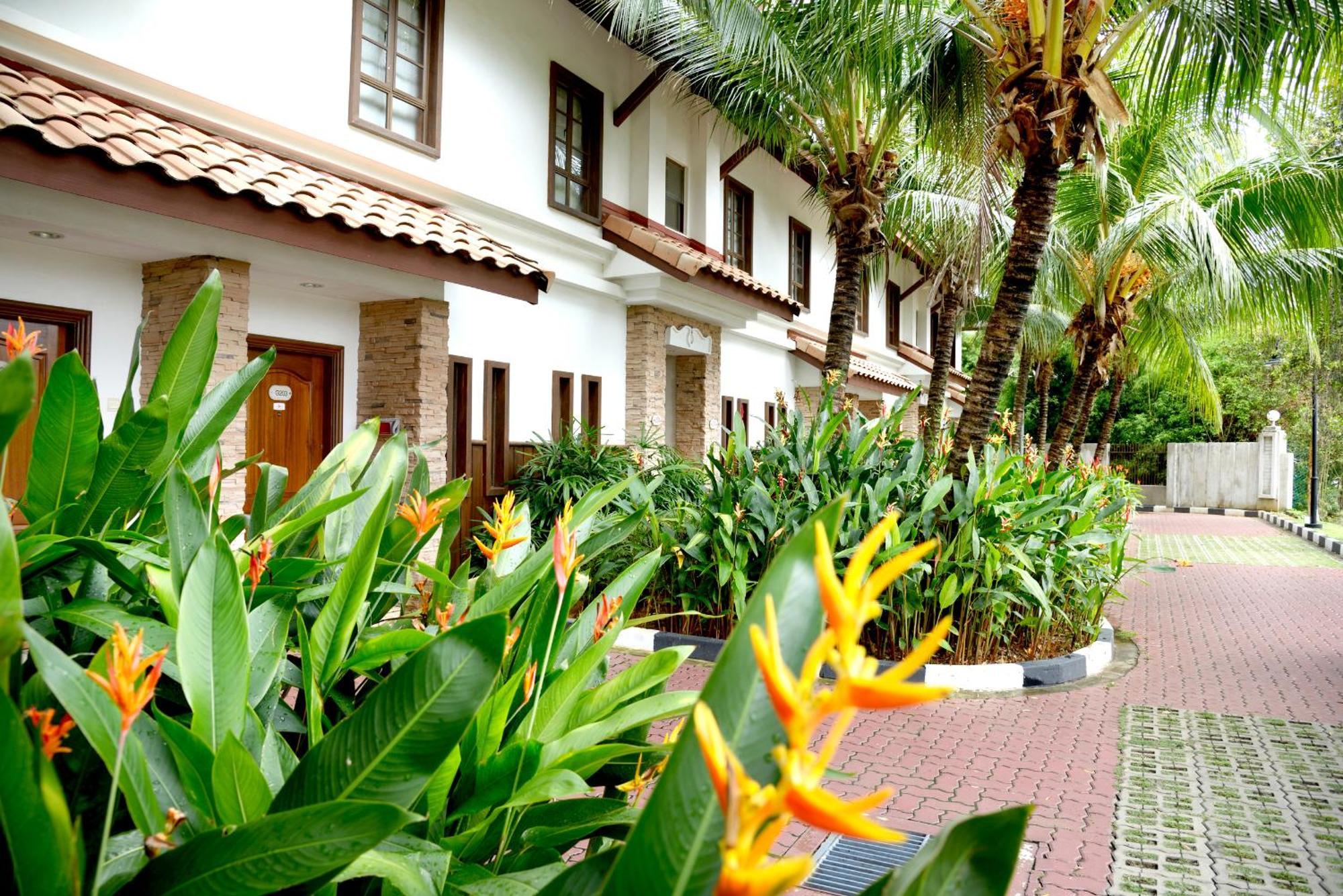 Grand Lexis Port Dickson Hotell Exteriör bild The hotel's exterior