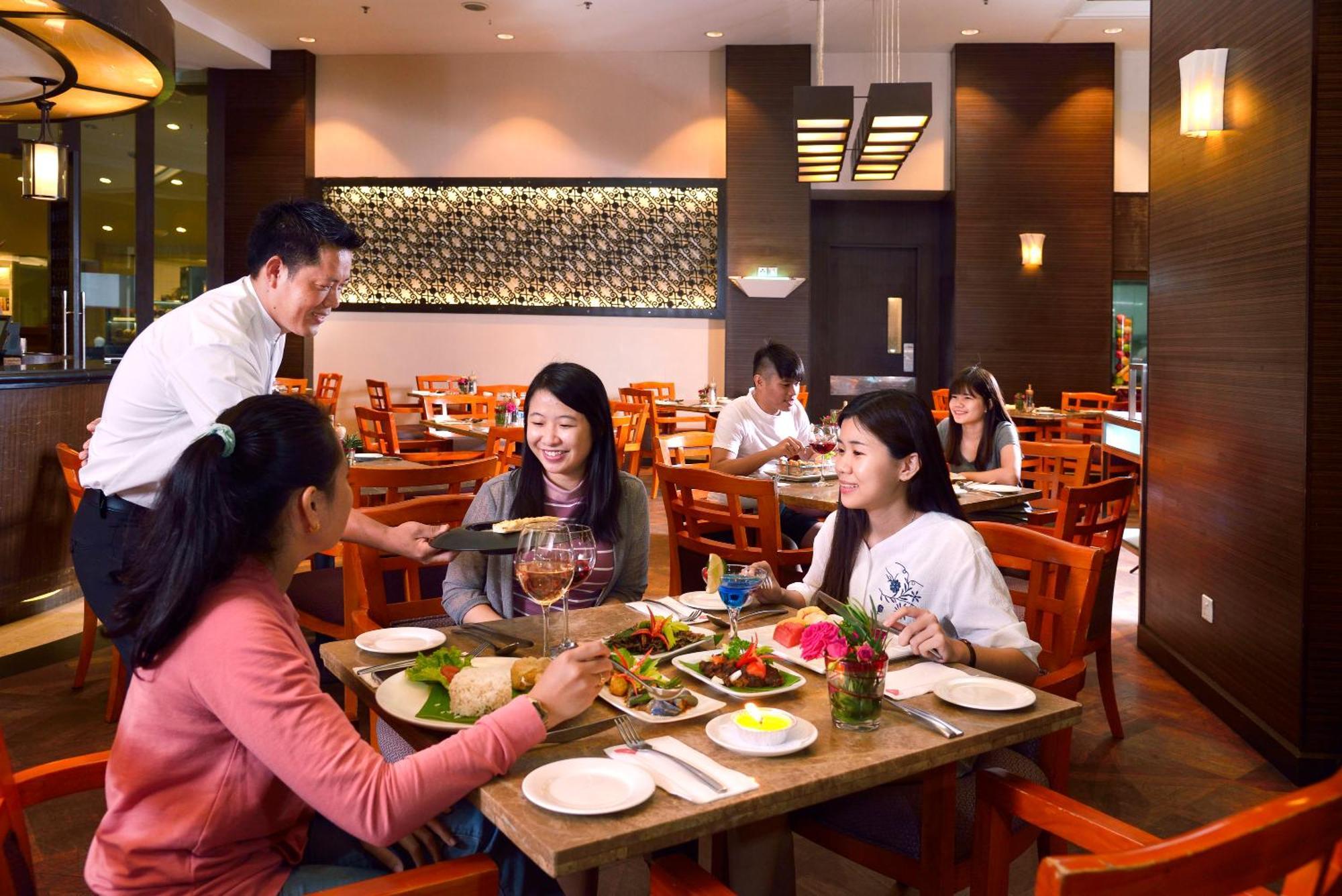 Grand Lexis Port Dickson Hotell Exteriör bild A restaurant in Malaysia
