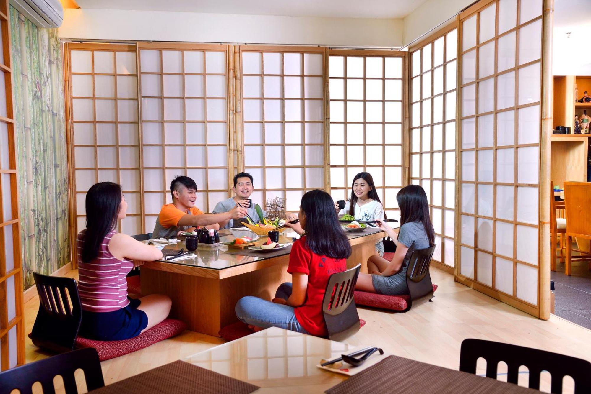 Grand Lexis Port Dickson Hotell Exteriör bild A Japanese restaurant in Manila, Philippines