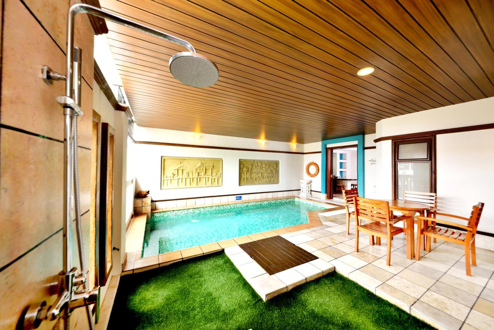 Grand Lexis Port Dickson Hotell Exteriör bild A private onsen in a hotel