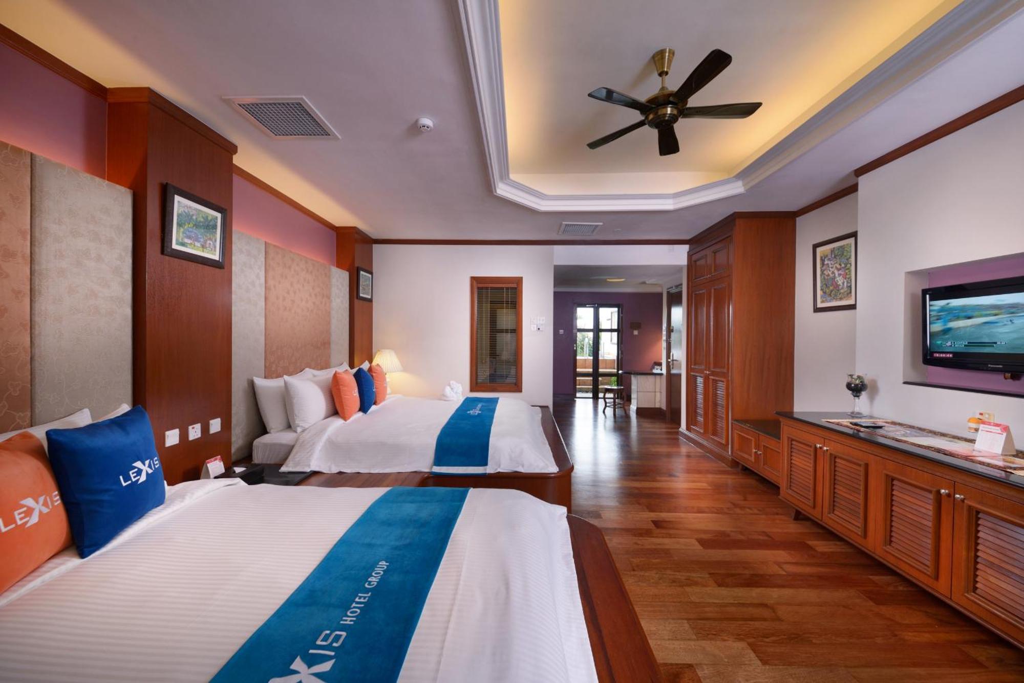 Grand Lexis Port Dickson Hotell Exteriör bild Deluxe Family Room