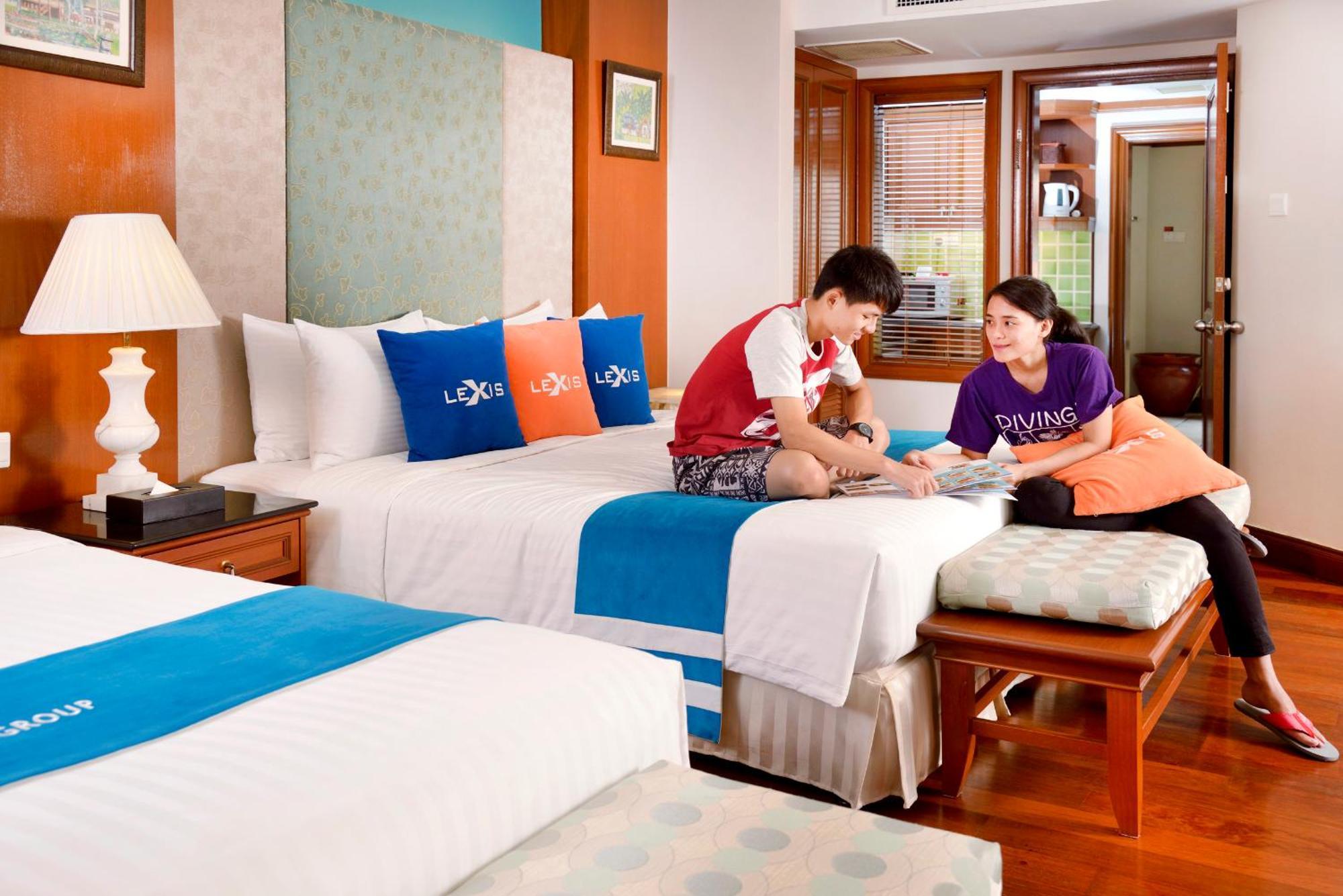 Grand Lexis Port Dickson Hotell Exteriör bild A family room at Le Méridien Phuket Resort & Spa
